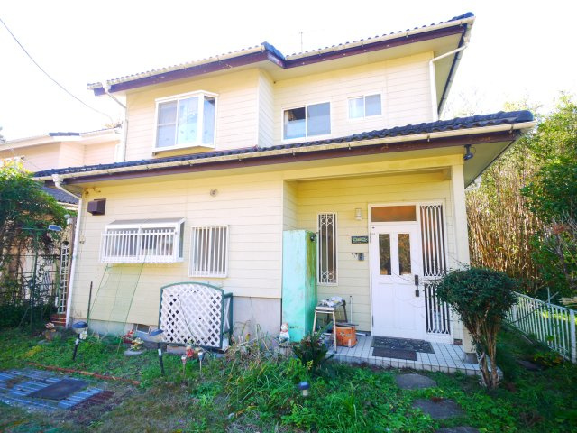 茂原市粟生野　中古戸建の外観|平成5年6月築  ウッドデッキ付  5DK   自然豊かな閑静な立地