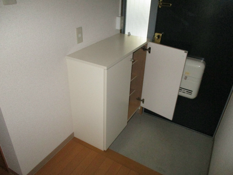 音羽山の神ビルの玄関