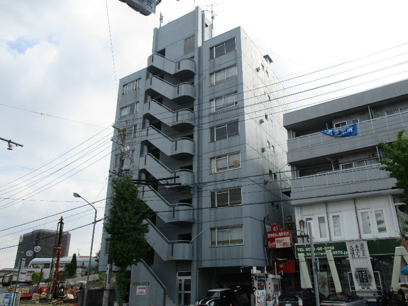 音羽山の神ビルの外観