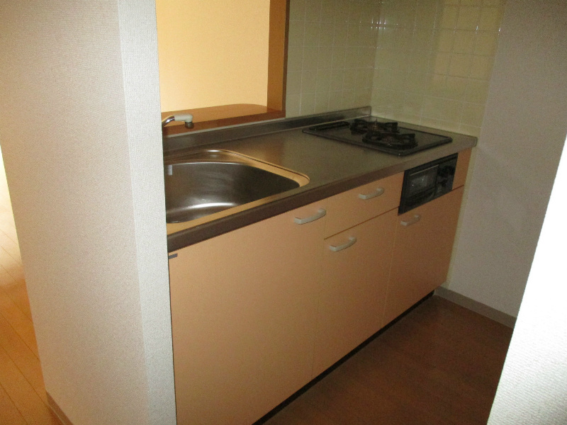 音羽山の神ビルのキッチン