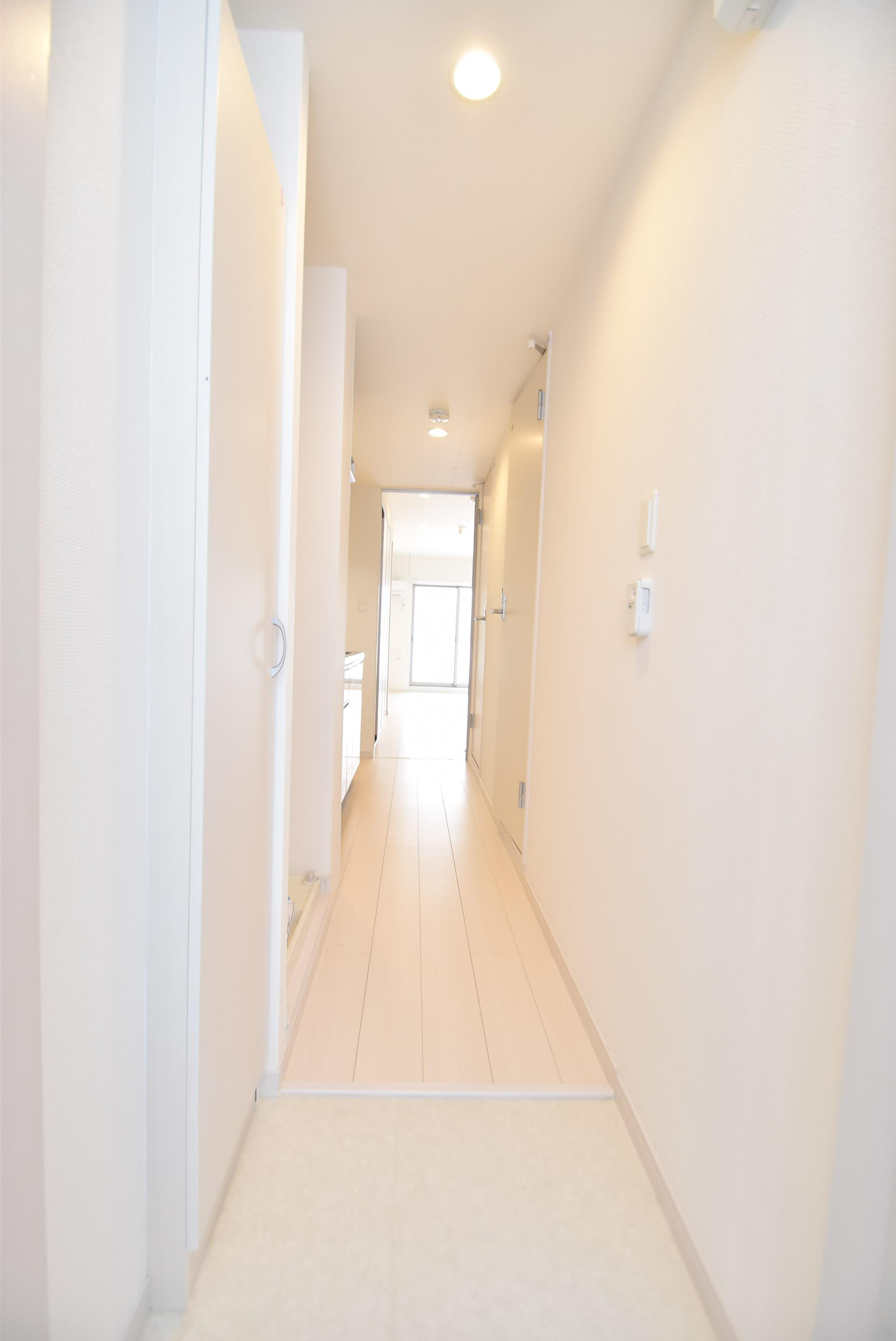 大阪市城東区東中浜１丁目の賃貸マンションの玄関