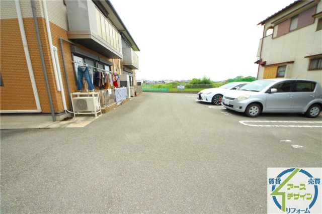 レイクヒル北野坂の駐車場