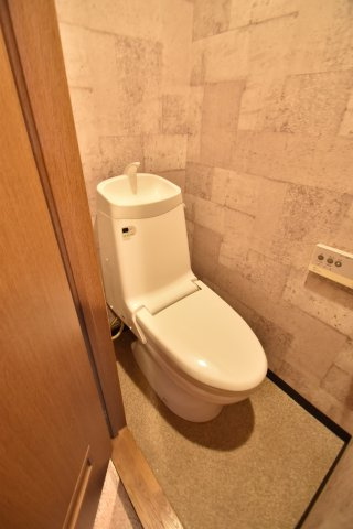大阪市都島区東野田町４丁目の賃貸マンションのトイレ