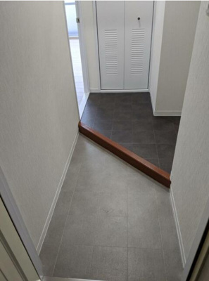 【玄関】 | ホーユウコンフォルト二条城前