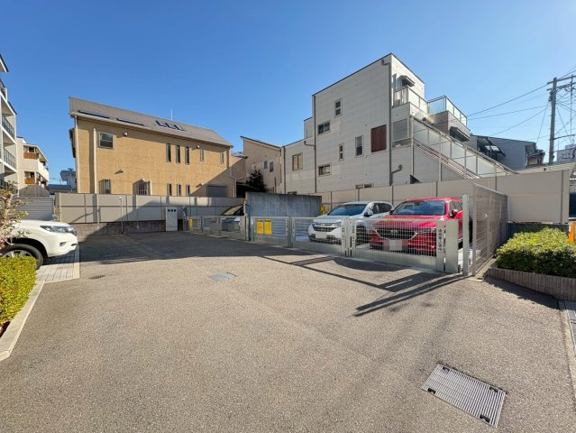 ７階建て最上階４方向角住戸◆ペット飼育可◆阪急「大宮」駅徒歩７分＆３沿線利用可能◆エスリード四条大宮の駐車場|駐車場