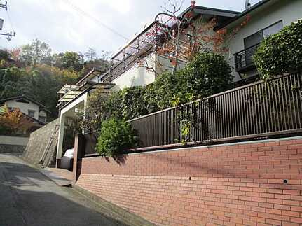 己斐上5丁目の前面道路含む現地写真