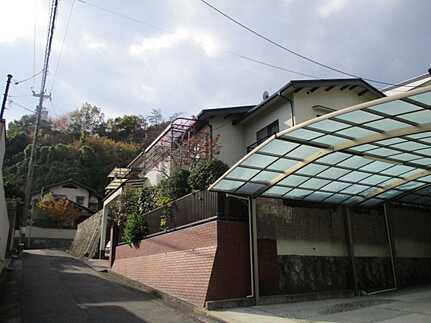 己斐上5丁目の前面道路含む現地写真