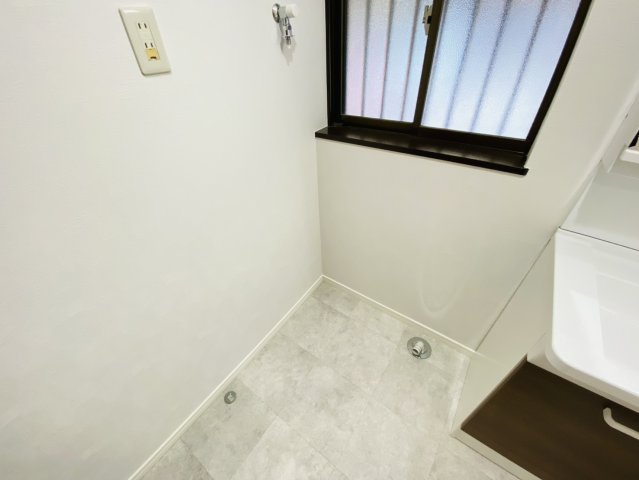 岐阜市 日置江（柳津駅） 2階建のその他|ランドリースペース