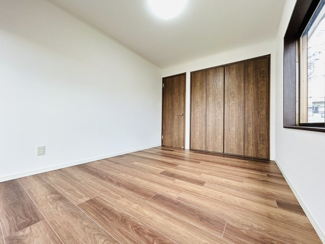 岐阜市 日置江（柳津駅） 2階建の洋室|2階洋室