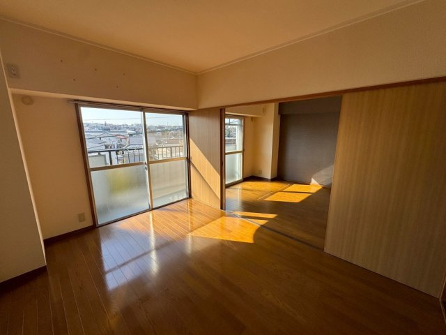 サンヒルズ松和花壇の洋室