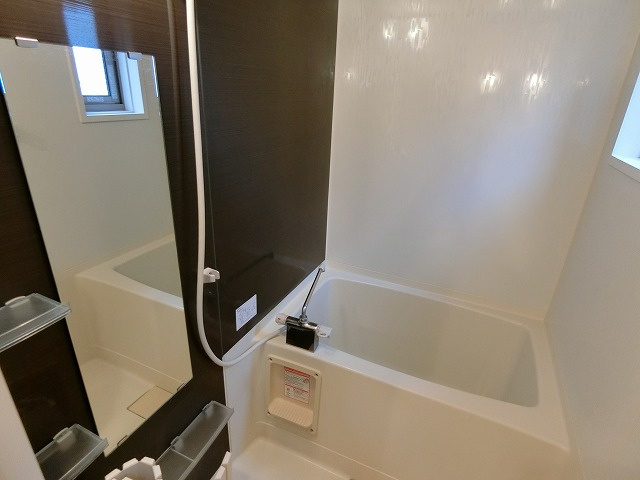 ルシェール鳴尾の浴室