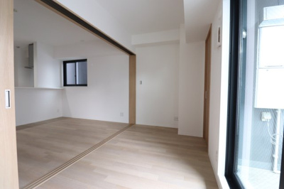 【洋室】 | Refino