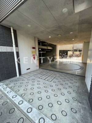 【駐車場】 | スペーシア梅屋敷 | 駐車場完備です