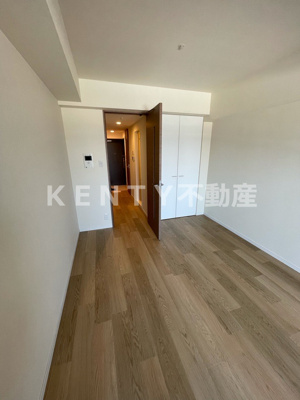 【寝室】 | スペーシア梅屋敷 | ゆとりの広さです