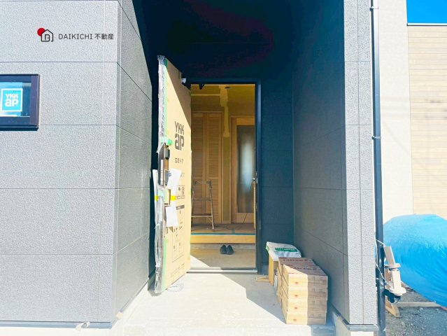 【玄関】 | ワイウッドコート北本市中丸第6期　新築戸建　全9棟　1号棟