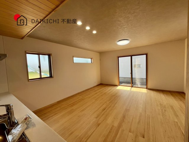 【居間・リビング】 | ワイウッドコート北本市中丸第6期　新築戸建　全9棟　1号棟