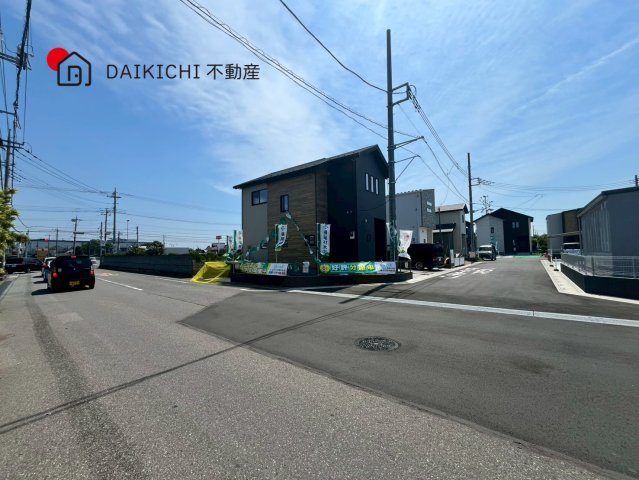 【前面道路含む現地写真】 | ワイウッドコート北本市中丸第6期　新築戸建　全9棟　1号棟