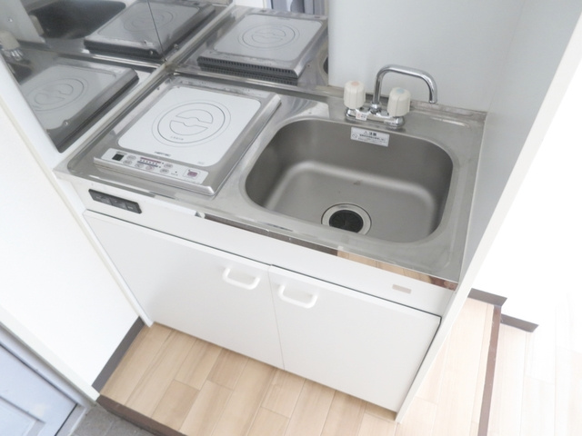 レジデンスカープ新小岩のキッチン|１口ＩＨコンロ付きミニキッチン。