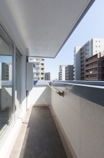 【バルコニー】