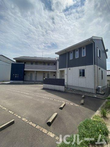 Aznable Aの駐車場