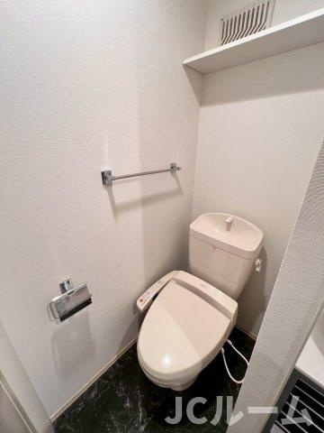 Aznable Aのトイレ