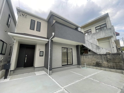 【外観】 | 与那原町与那原（全9棟）C号棟 | C号棟　並列駐車3台可♪