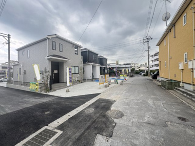 【前面道路含む現地写真】 | 与那原町与那原（全9棟）C号棟 | ※北西側公道5m♪