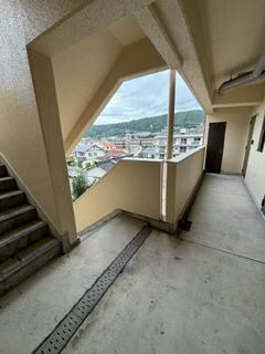 STビルのバルコニー