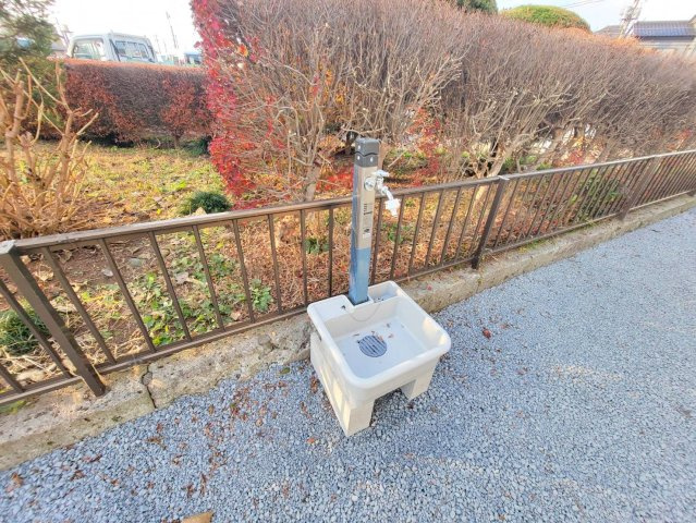 宇都宮市石井町 中古戸建の庭|外水栓もありますので洗車やガーデニングに便利です！
※2025年12月撮影