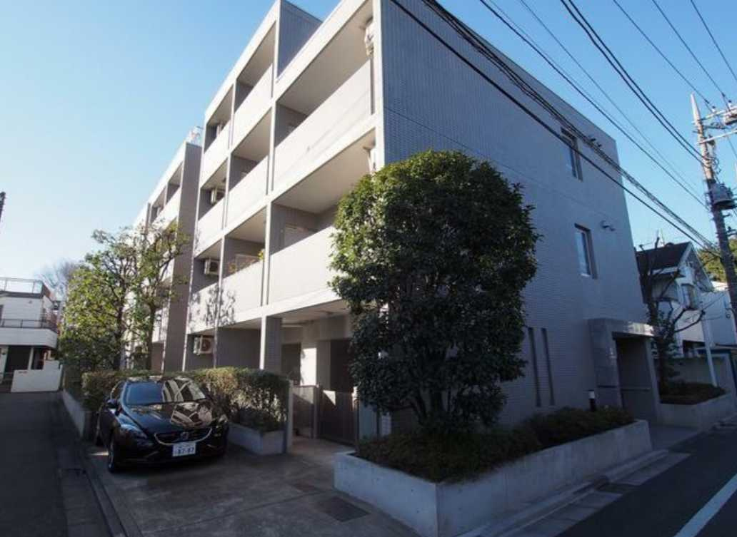 イーストヴァリュー弦巻　バイク置き場　角部屋　二人入居可