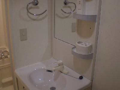 らふぃね壱番館の洗面所|独立洗面台