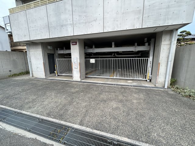 【駐車場】 | パレ武庫元町 | 駐車場があるので、車を買う予定の方も安心です