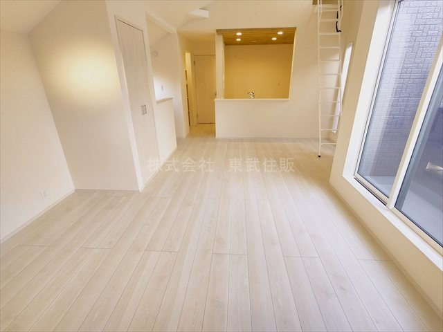 【居間・リビング】の画像