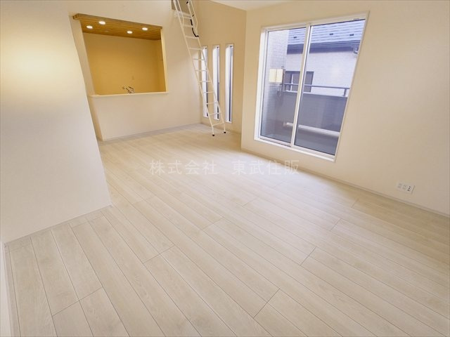 【居間・リビング】の画像