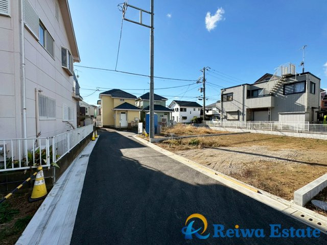 売地　茅ヶ崎市出口町の前面道路含む現地写真