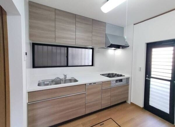 西区円明町のお家のキッチン