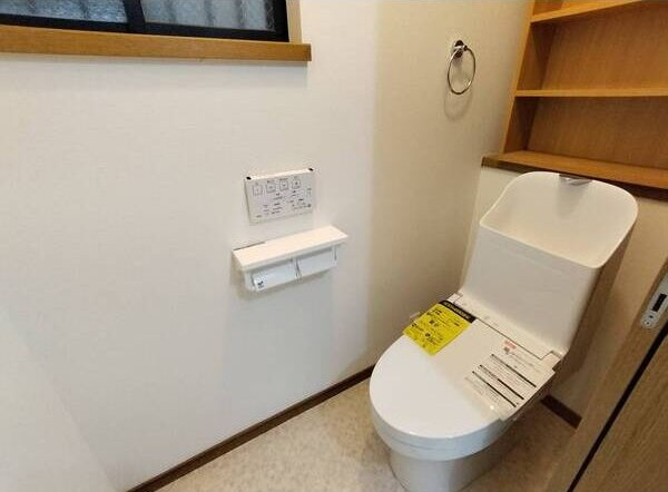 西区円明町のお家のトイレ