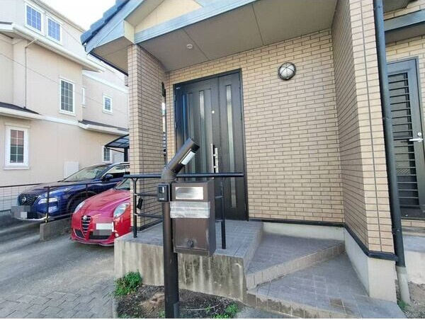 西区円明町のお家のエントランス