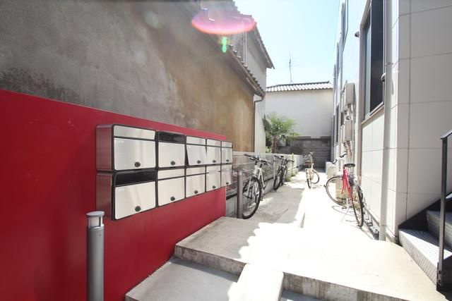 ＩＬ　ＲＯＳＳＯ町屋のエントランス