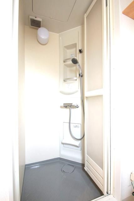 ＩＬ　ＲＯＳＳＯ町屋のシャワールーム