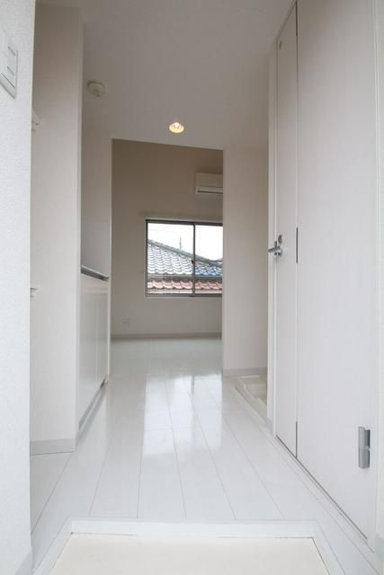 ＩＬ　ＲＯＳＳＯ町屋の玄関