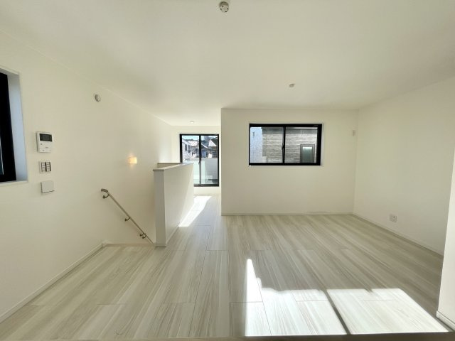 練馬区高野台3丁目　ロフト×省エネ住宅　全3棟の居間・リビング|A号棟