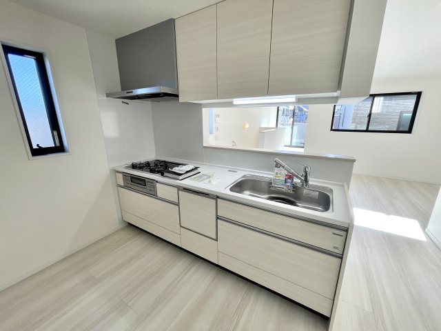 練馬区高野台3丁目　ロフト×省エネ住宅　全3棟の居間・リビング|A号棟