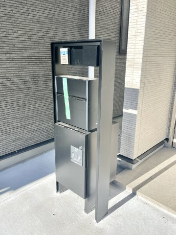 練馬区高野台3丁目　ロフト×省エネ住宅　全3棟の玄関|A号棟