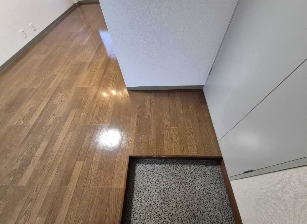 セントウェル　バストイレ別　最上階　陽当たり良好の玄関