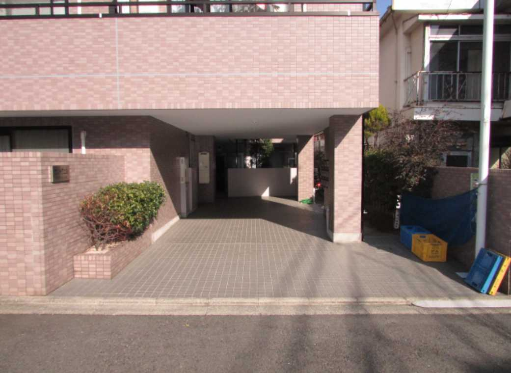 セントウェル　バストイレ別　最上階　陽当たり良好のエントランス