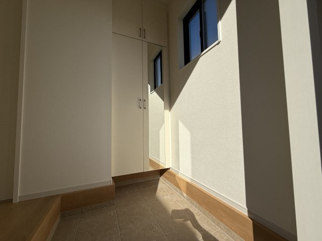 明石市朝霧山手町①号棟新築戸建の玄関