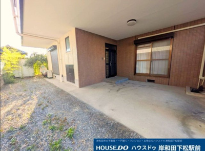【駐車場】 | 中古戸建　土生町2丁目 | 敷地65坪以上ありますので、家庭菜園等でもご利用頂きます♪