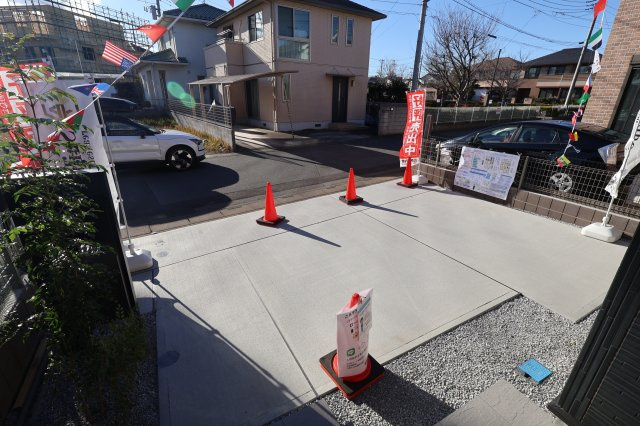 《仲介手数料無料》上尾市原市北１丁目1-24新築一戸建てブルーミングガーデンの駐車場