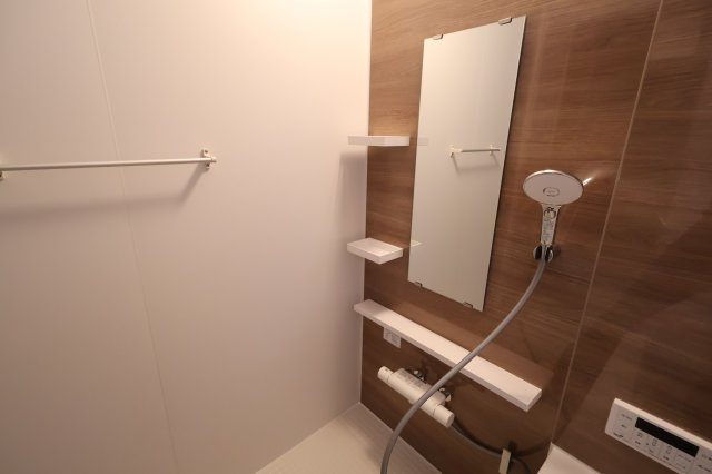 《仲介手数料無料》上尾市原市北１丁目1-24新築一戸建てブルーミングガーデンの浴室